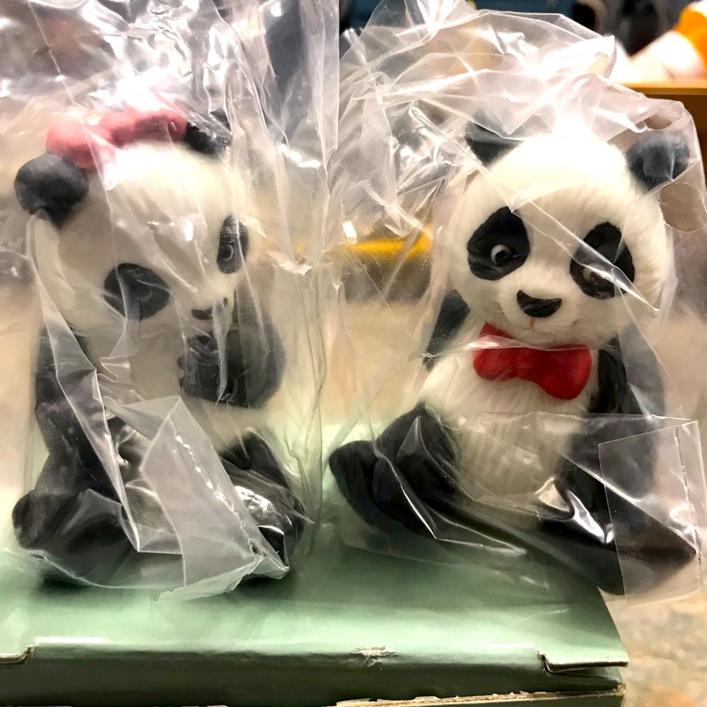 NIP Avon Vintage Panda Bear Porcelain Sweetheart Figurines, 1990’s. Set of 2.